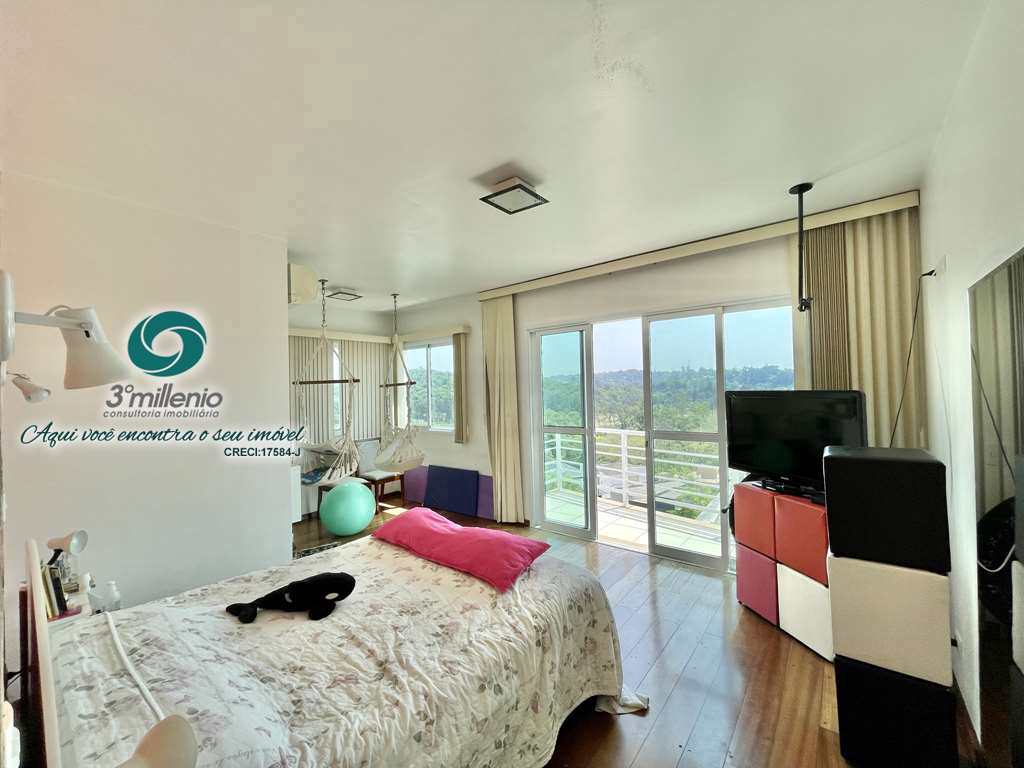 Casa em Carapicuíba, no bairro Golf Park