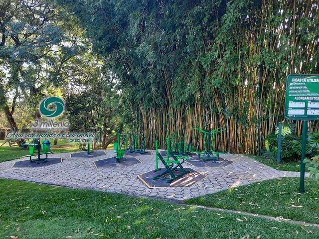 Casa em Carapicuíba, no bairro Golf Park