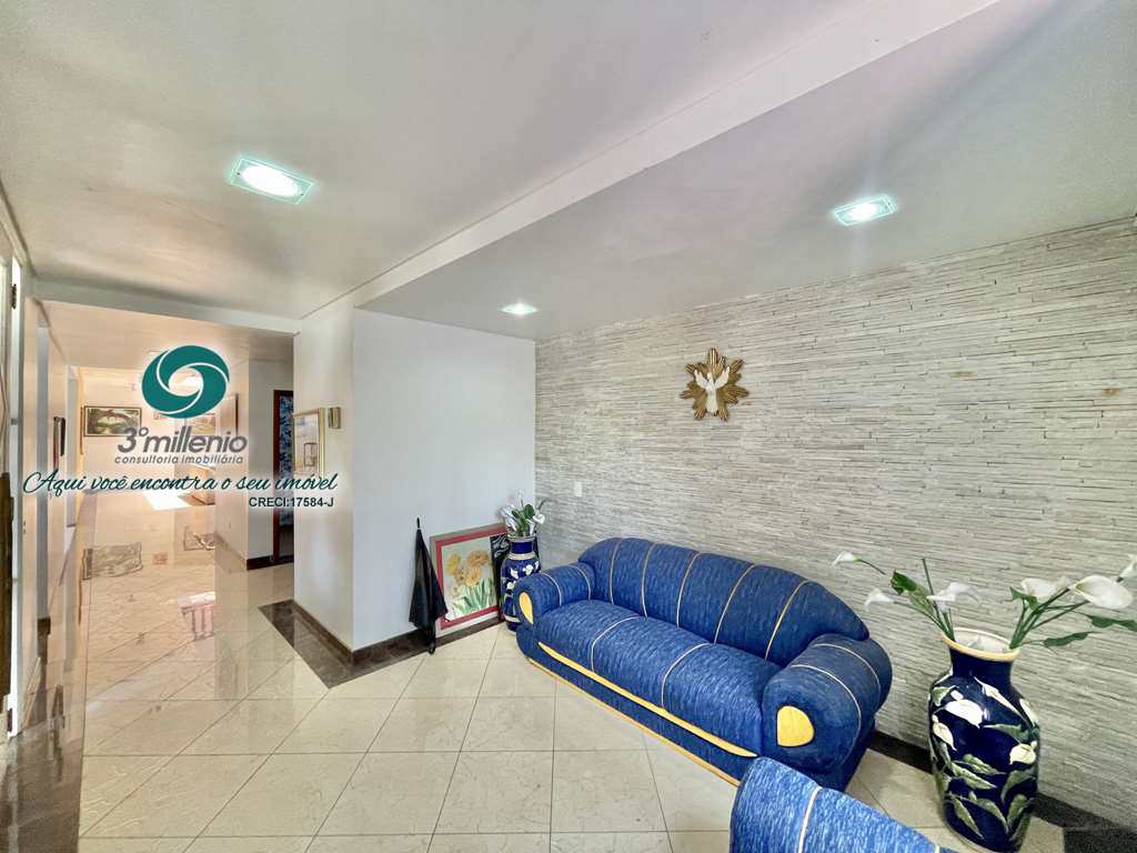 Casa em Carapicuíba, no bairro Golf Park