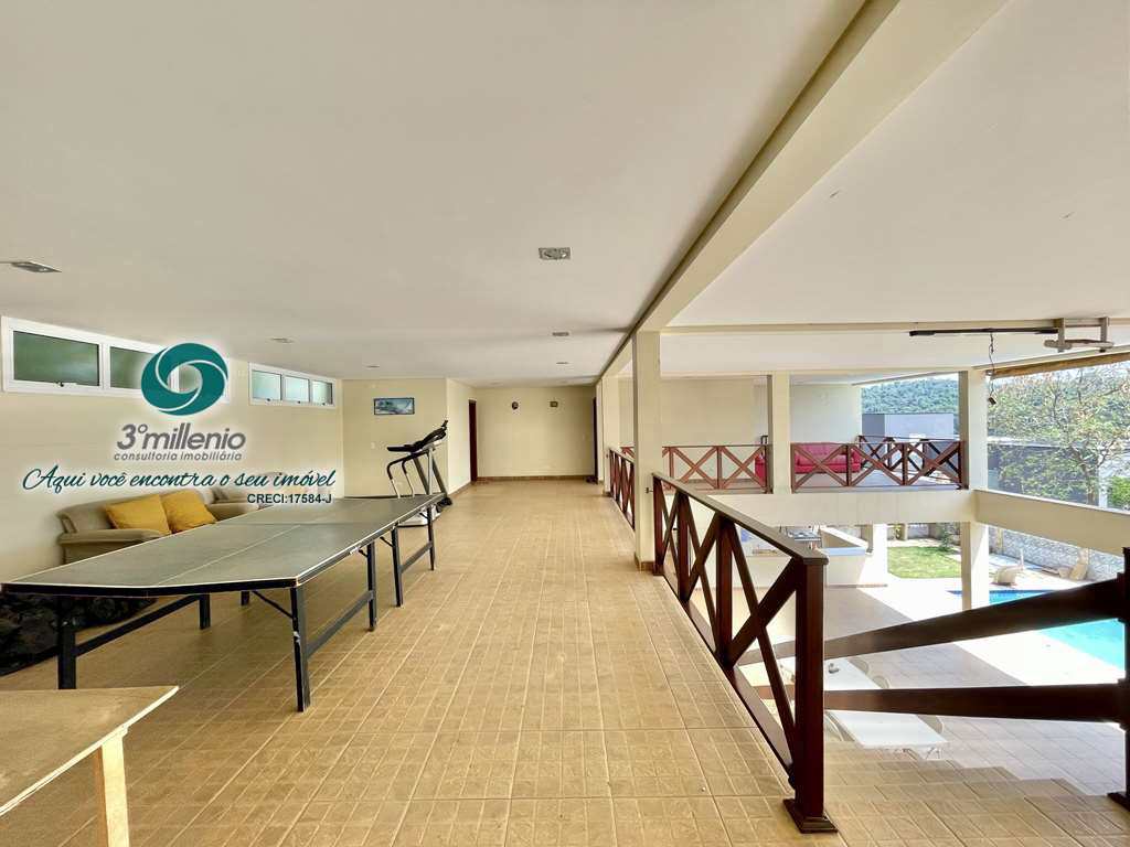 Casa em Carapicuíba, no bairro Golf Park