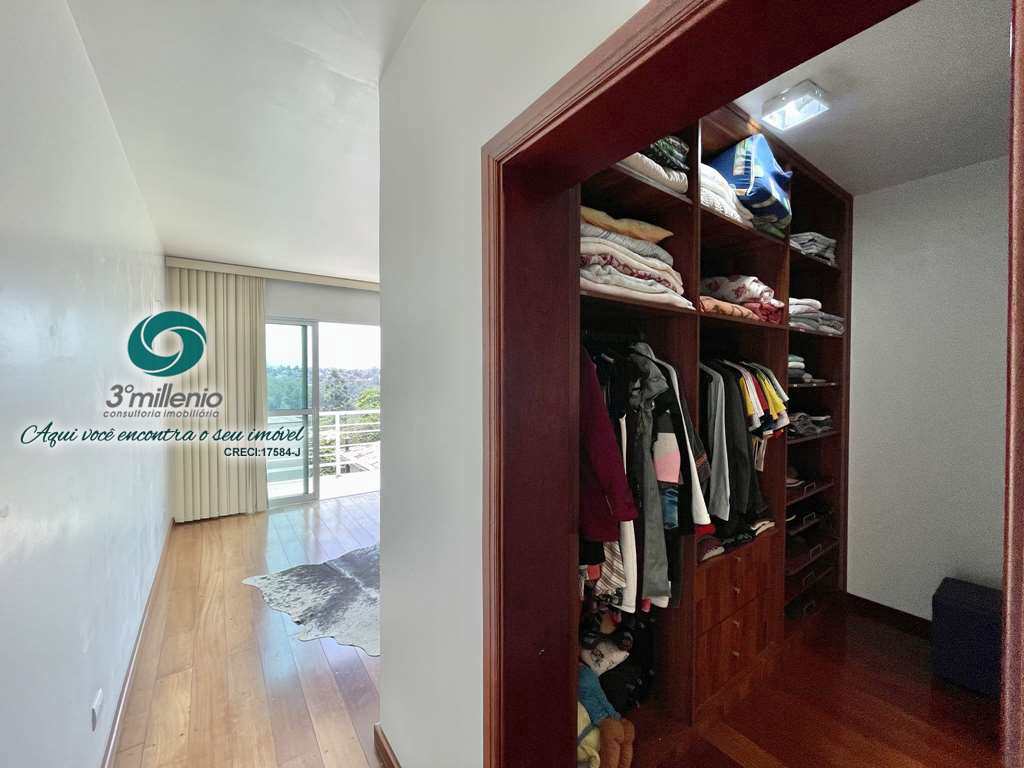 Casa em Carapicuíba, no bairro Golf Park
