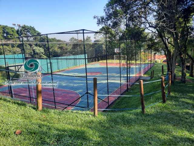 Casa em Carapicuíba, no bairro Golf Park