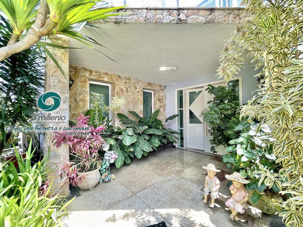Casa em Carapicuíba, no bairro Golf Park