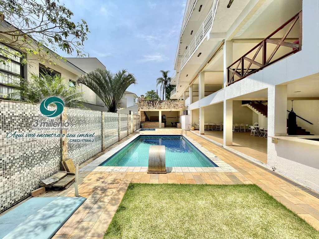 Casa em Carapicuíba, no bairro Golf Park