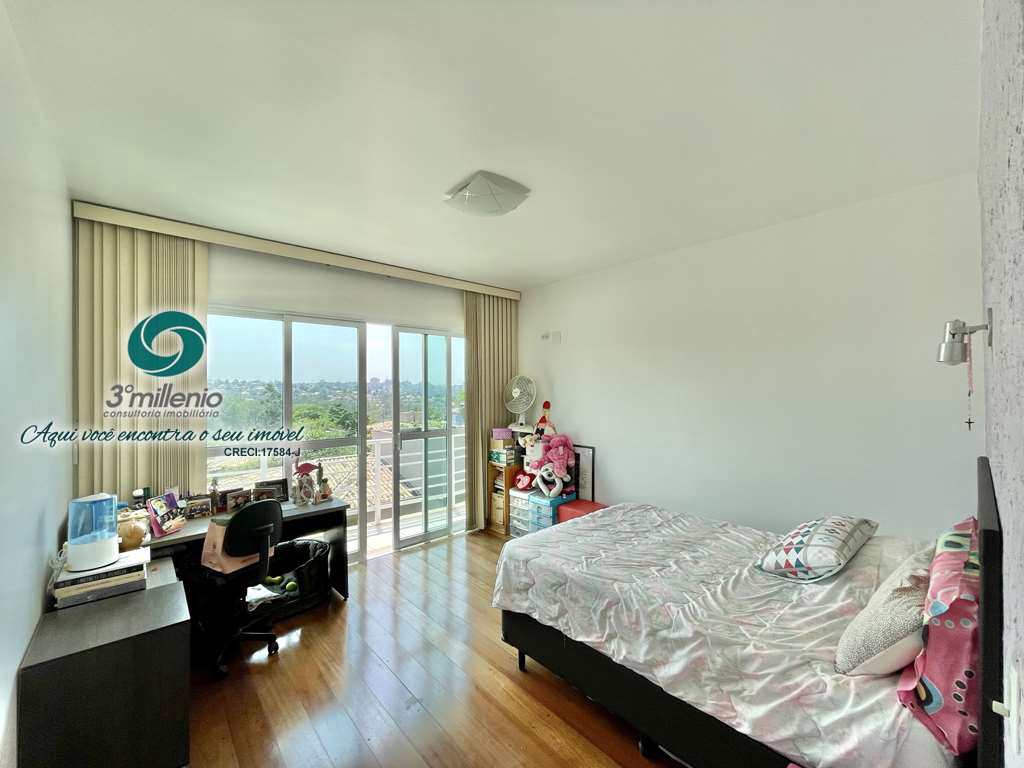 Casa em Carapicuíba, no bairro Golf Park