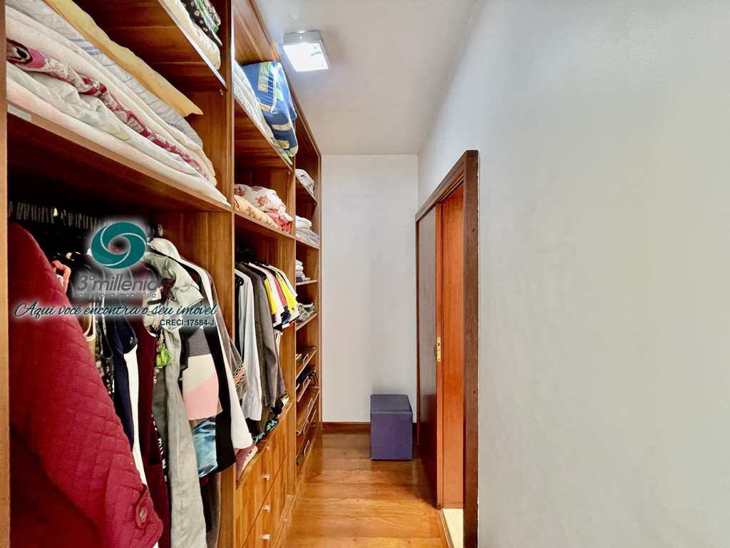 Casa em Carapicuíba, no bairro Golf Park