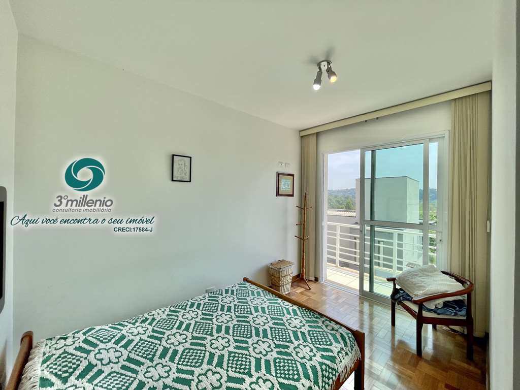 Casa em Carapicuíba, no bairro Golf Park