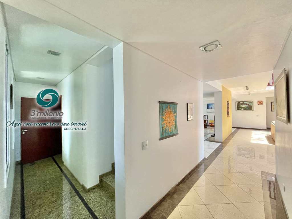 Casa em Carapicuíba, no bairro Golf Park