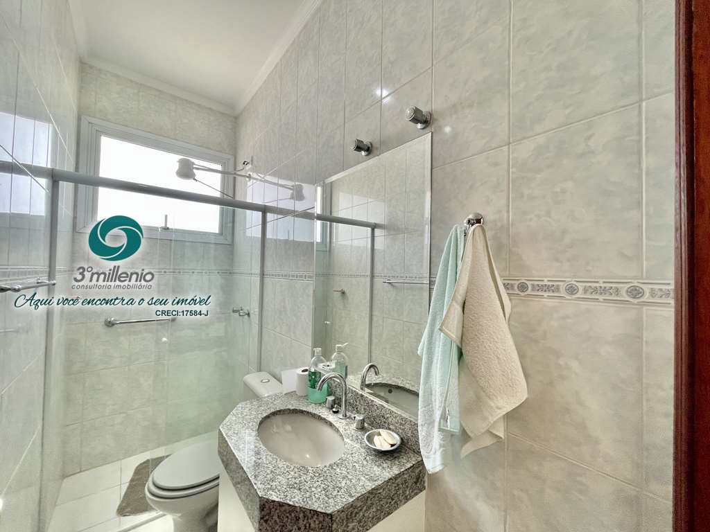 Casa em Carapicuíba, no bairro Golf Park