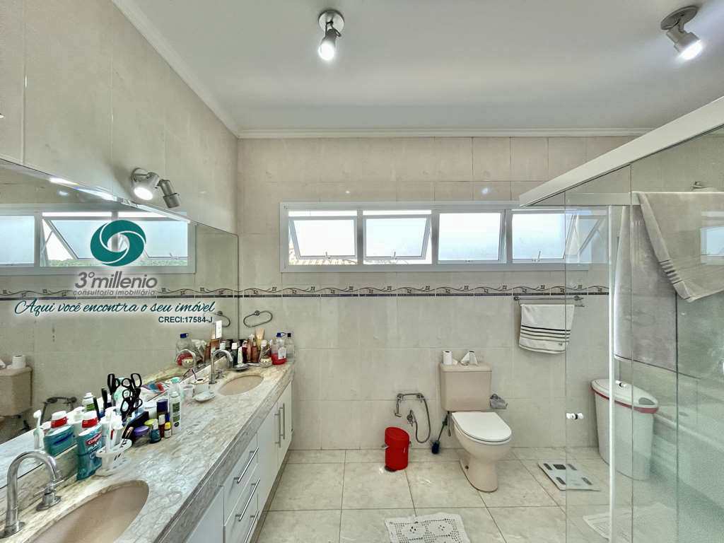Casa em Carapicuíba, no bairro Golf Park