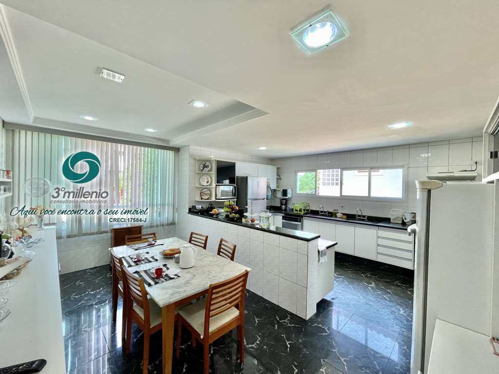 Casa em Carapicuíba, no bairro Golf Park