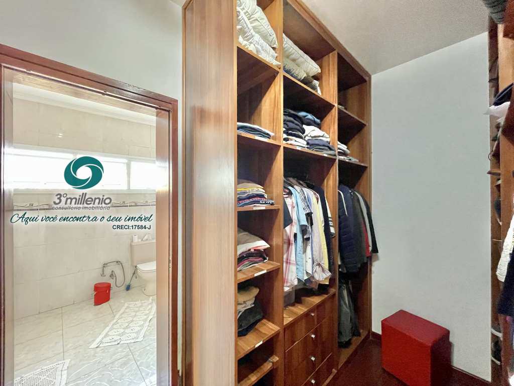 Casa em Carapicuíba, no bairro Golf Park