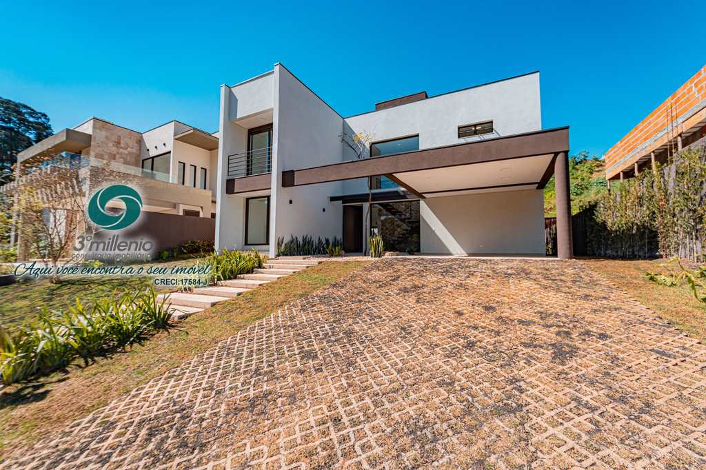 Casa em Embu das Artes, no bairro Moinho Velho