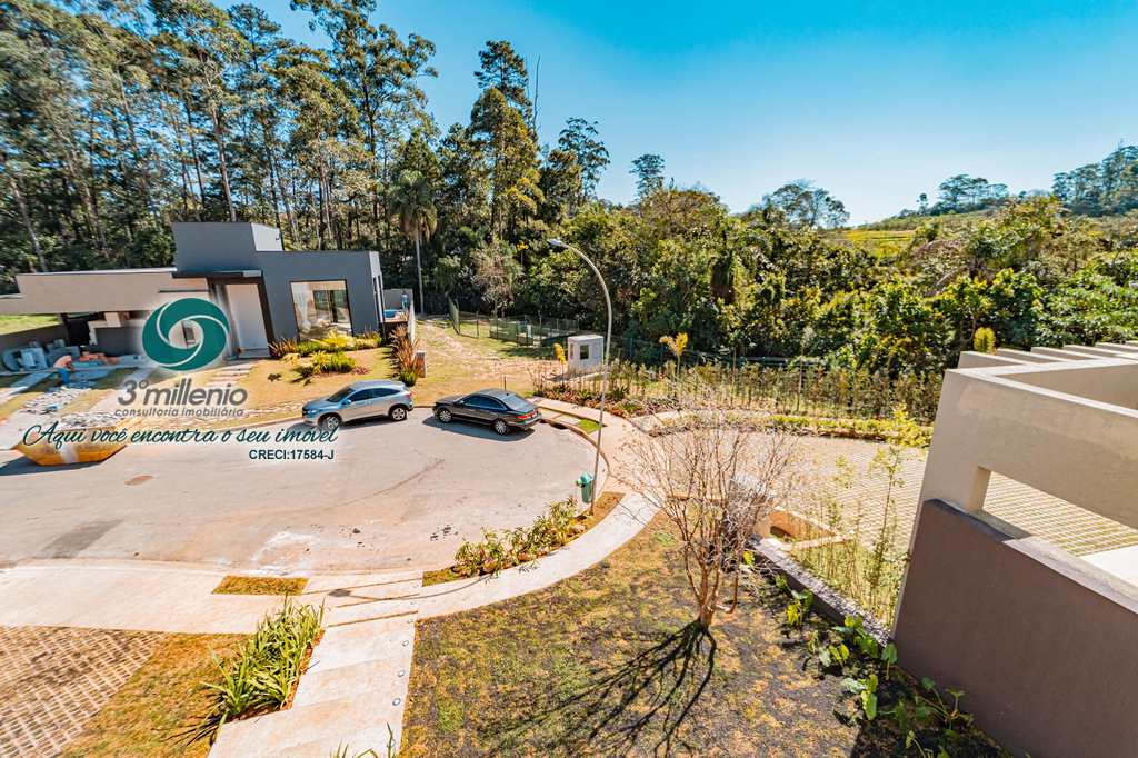 Casa em Embu das Artes, no bairro Moinho Velho