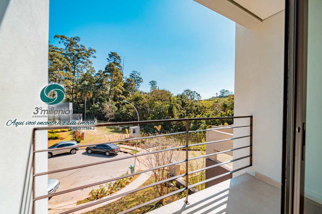 Casa em Embu das Artes, no bairro Moinho Velho