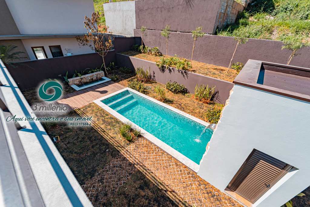 Casa em Embu das Artes, no bairro Moinho Velho