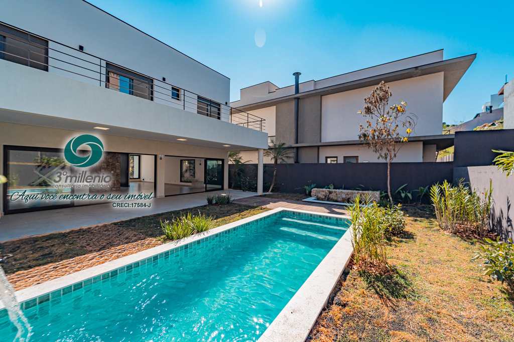 Casa em Embu das Artes, no bairro Moinho Velho