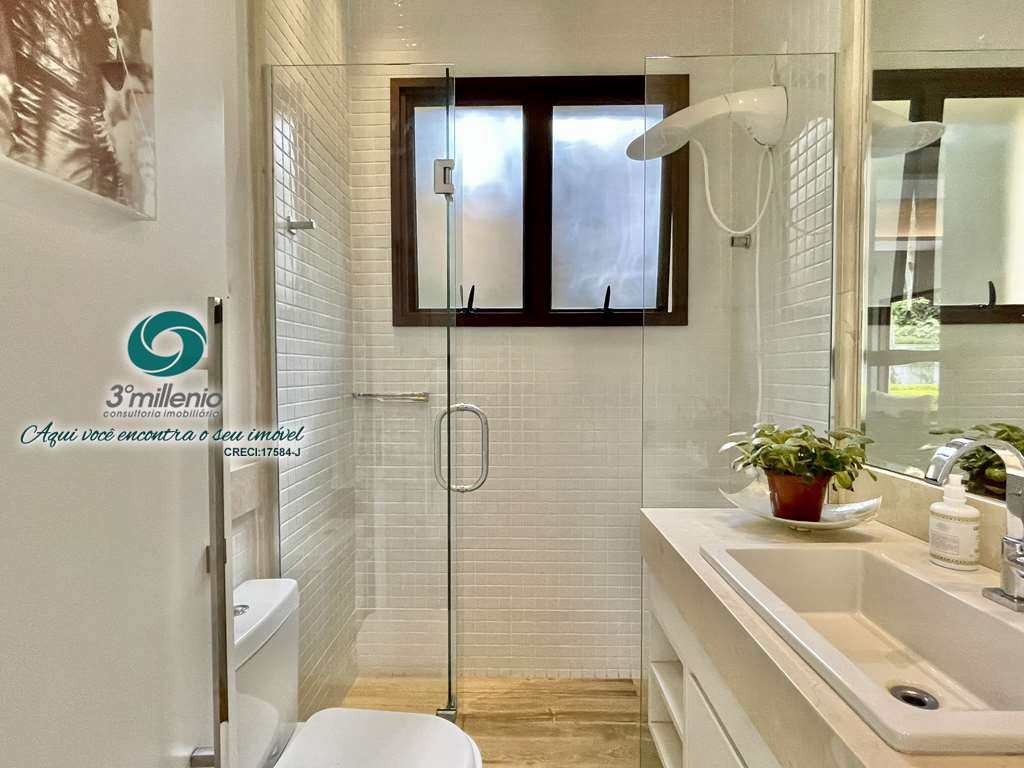 Casa em Cotia, no bairro Chácara Eliana
