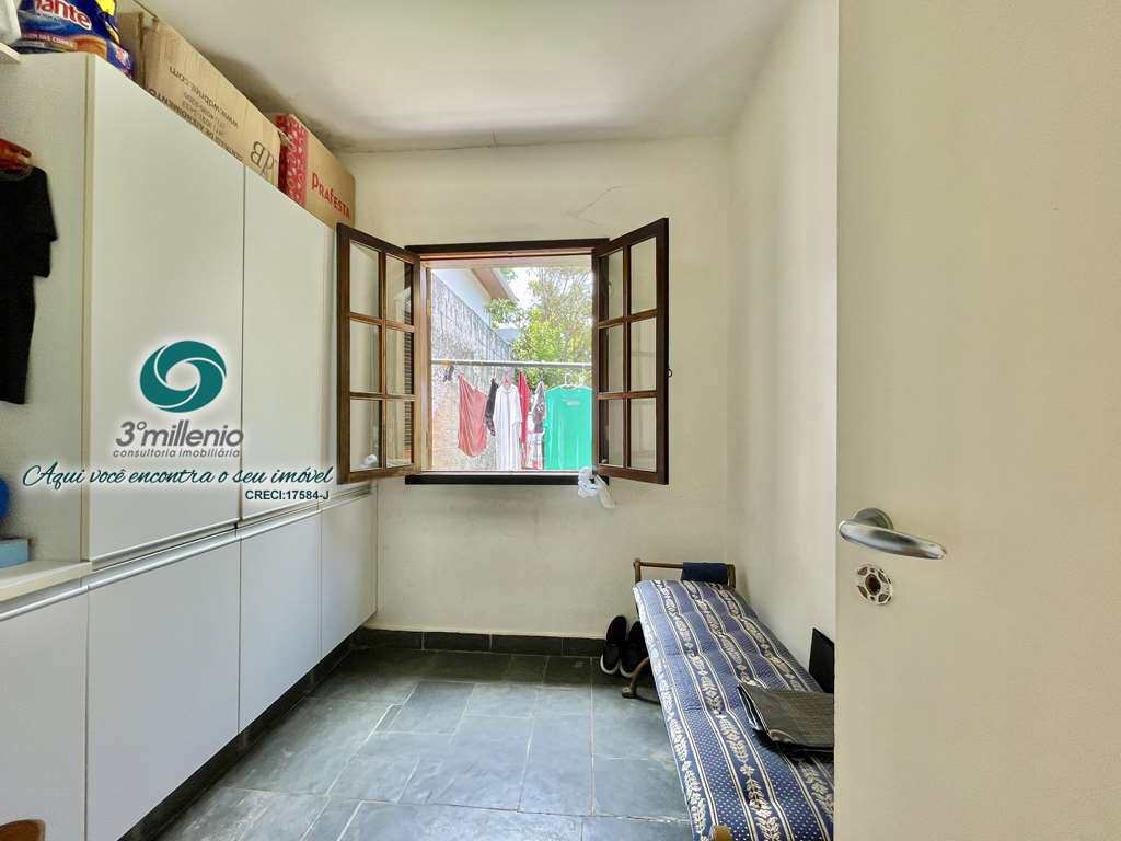 Casa em Cotia, no bairro Chácara Eliana