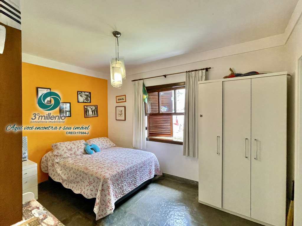 Casa em Cotia, no bairro Chácara Eliana