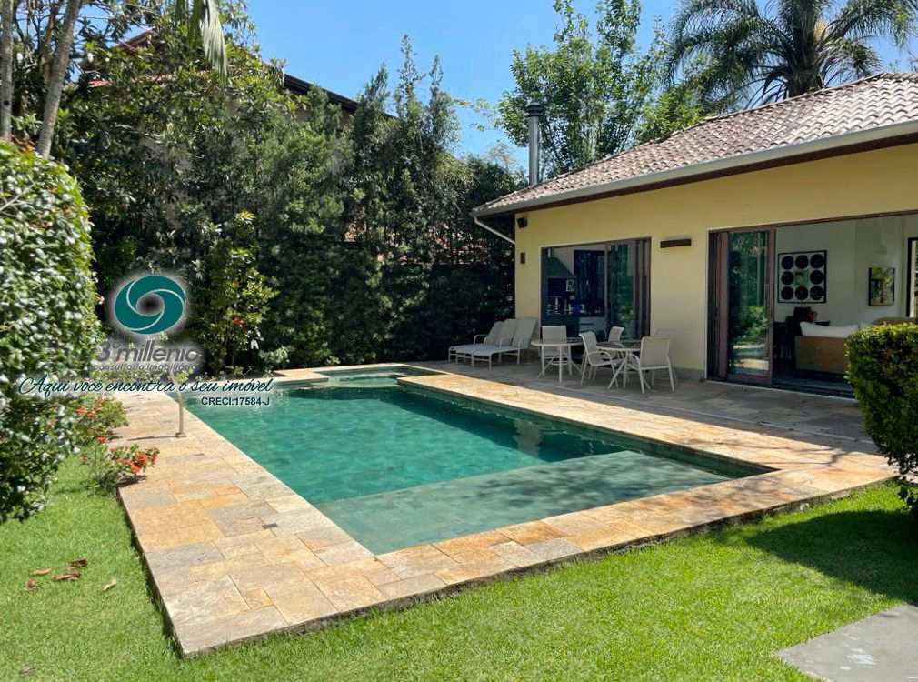 Casa em Cotia, no bairro Chácara Eliana