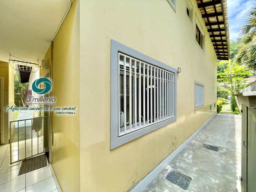 Casa em Cotia, no bairro Chácara Eliana