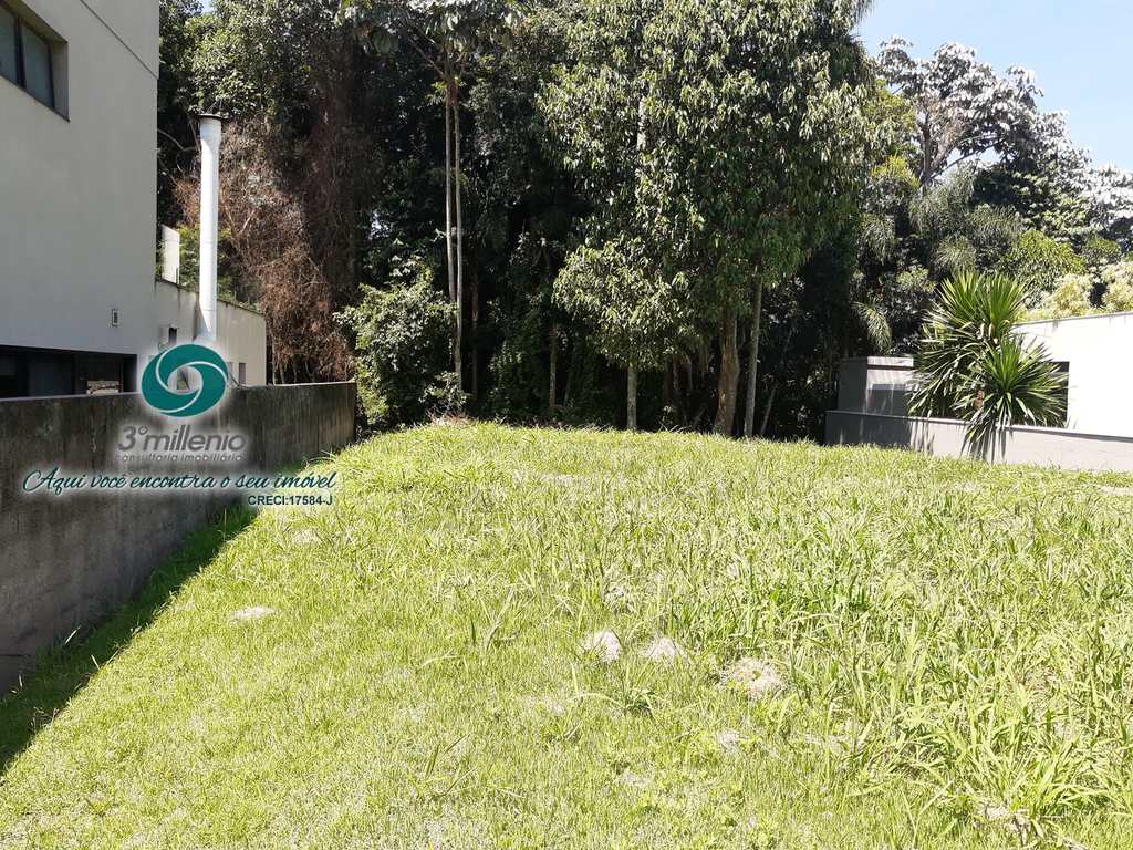 Terreno em Cotia, no bairro Granja Viana