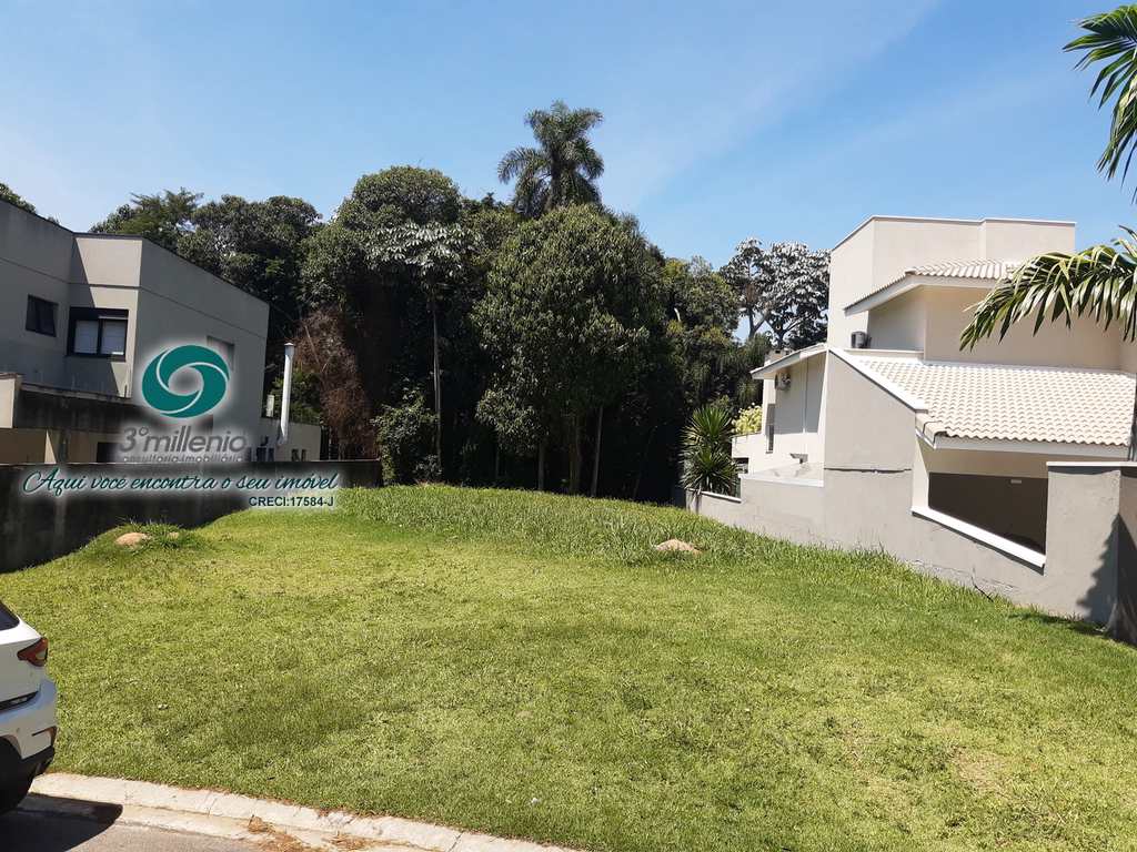 Terreno em Cotia, no bairro Granja Viana