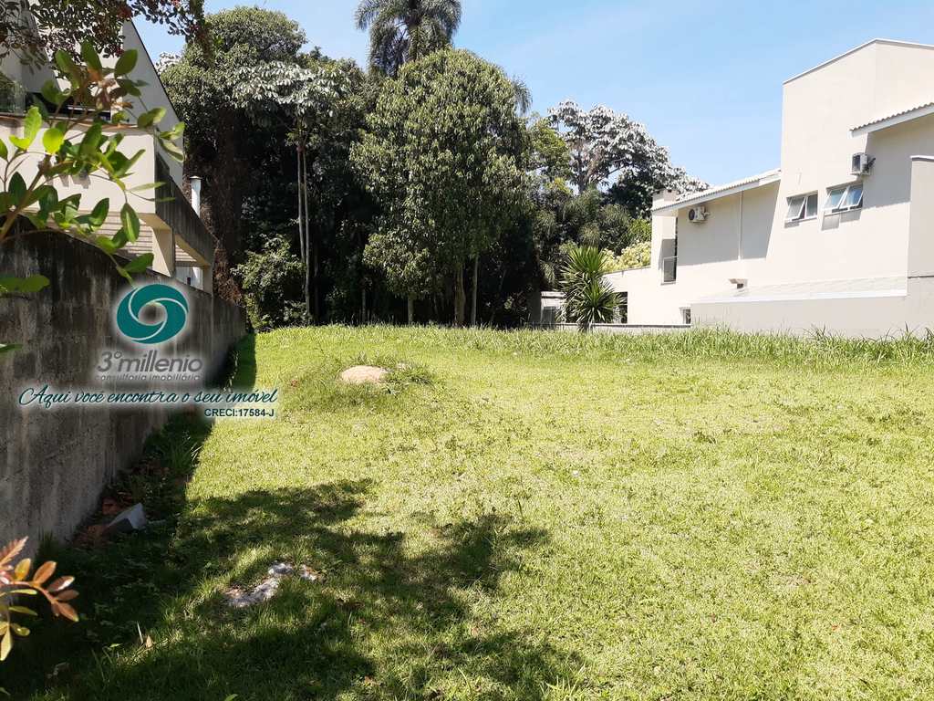 Terreno em Cotia, no bairro Granja Viana