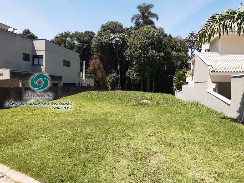 Terreno em Cotia, no bairro Granja Viana