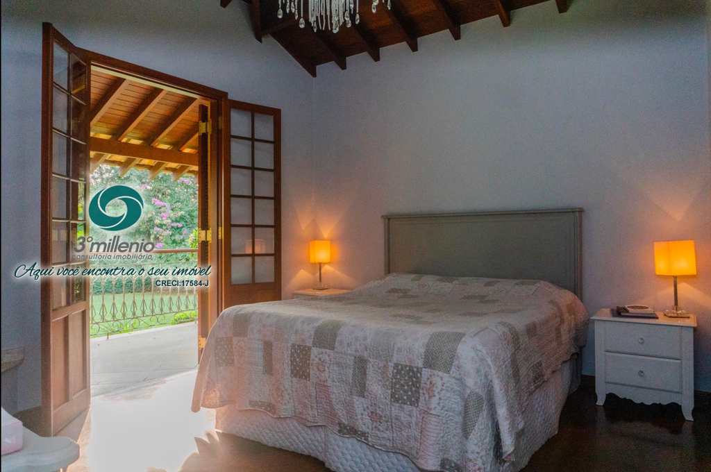 Casa em Cotia, no bairro Bosque do Vianna
