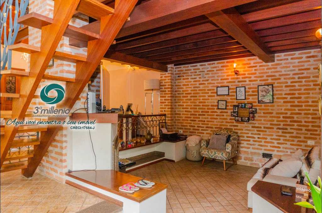 Casa em Cotia, no bairro Bosque do Vianna