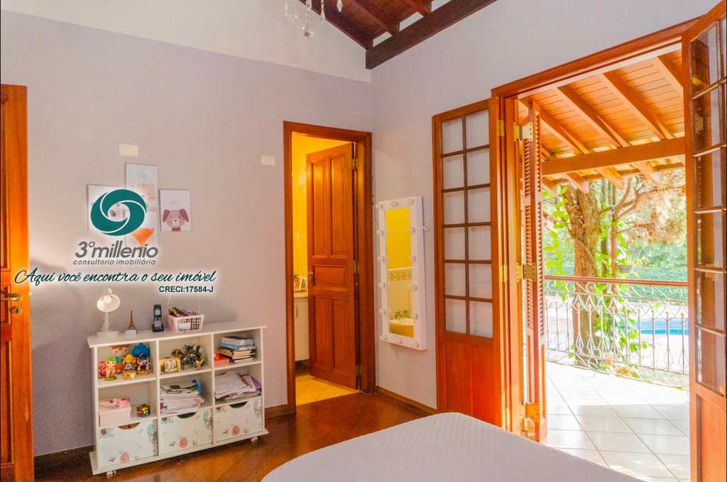 Casa em Cotia, no bairro Bosque do Vianna