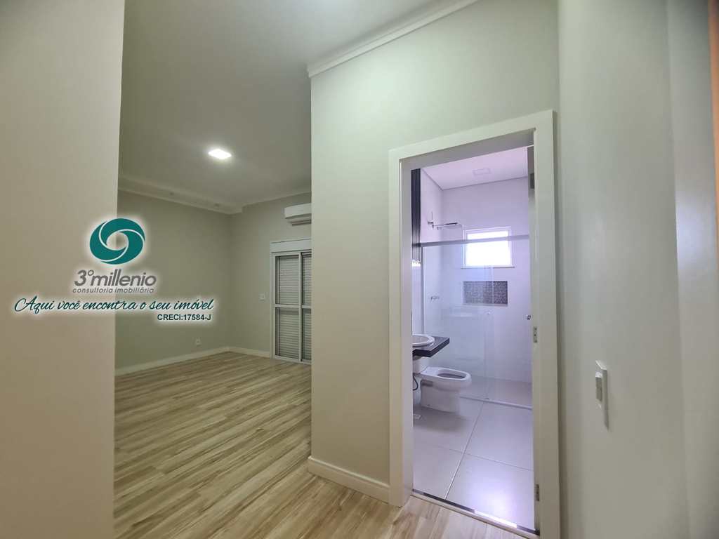 Casa em Jandira, no bairro Jardim do Golf I