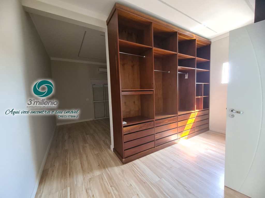 Casa em Jandira, no bairro Jardim do Golf I