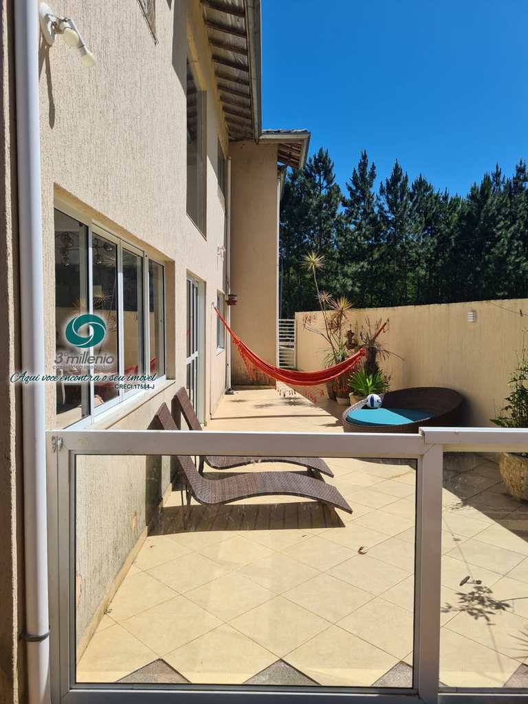 Casa em Cotia, no bairro Jardim Colibri