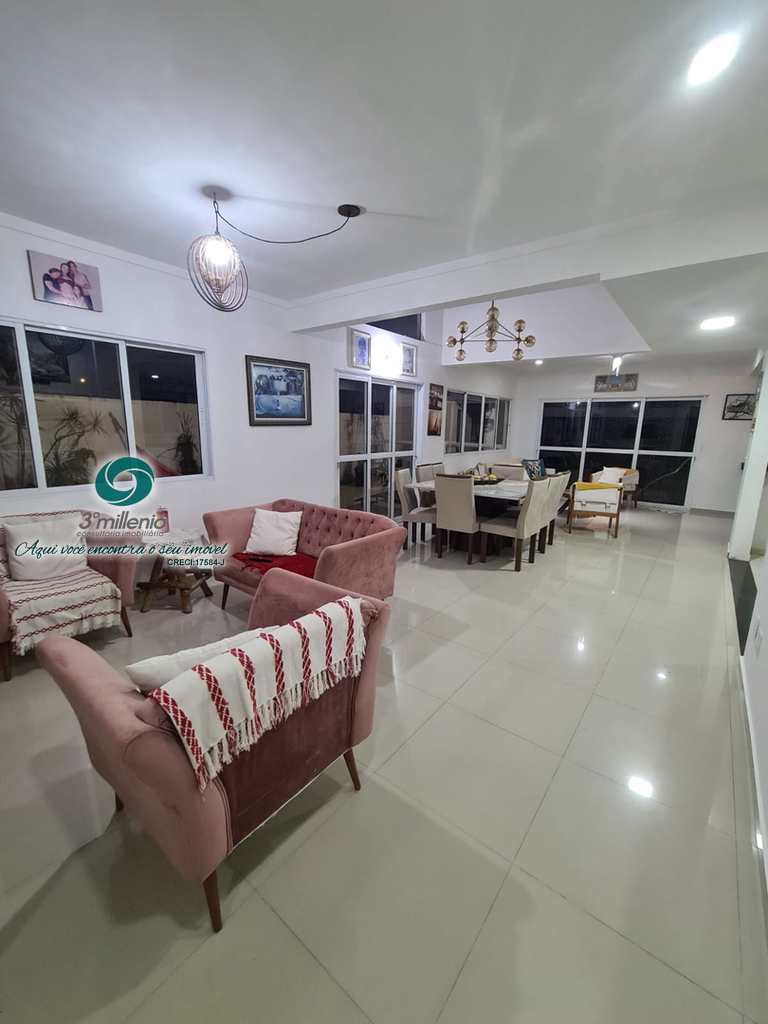 Casa em Cotia, no bairro Jardim Colibri