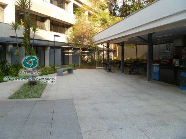 Sala Comercial em Cotia, no bairro Bosque do Vianna