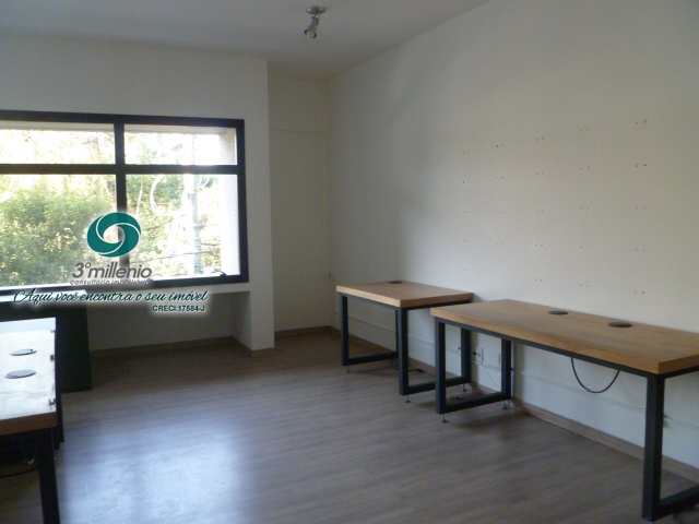 Sala Comercial em Cotia, no bairro Bosque do Vianna