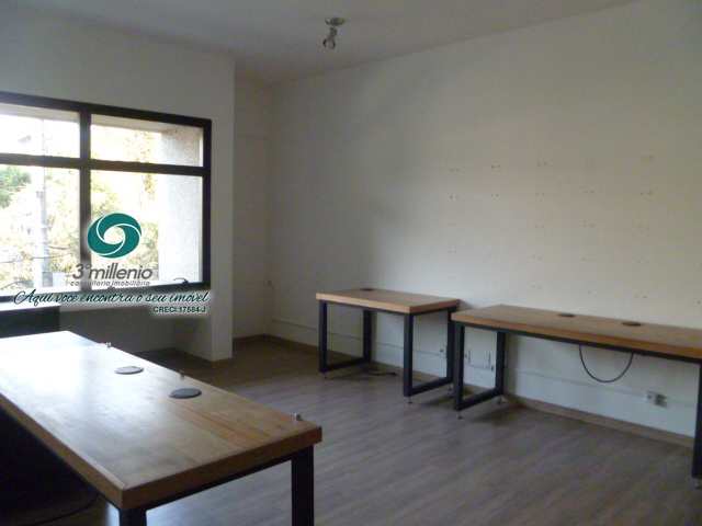Sala Comercial em Cotia, no bairro Bosque do Vianna
