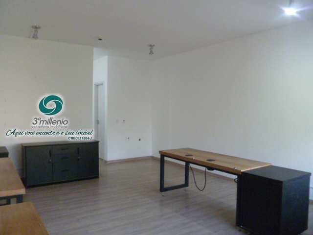 Sala Comercial em Cotia, no bairro Bosque do Vianna
