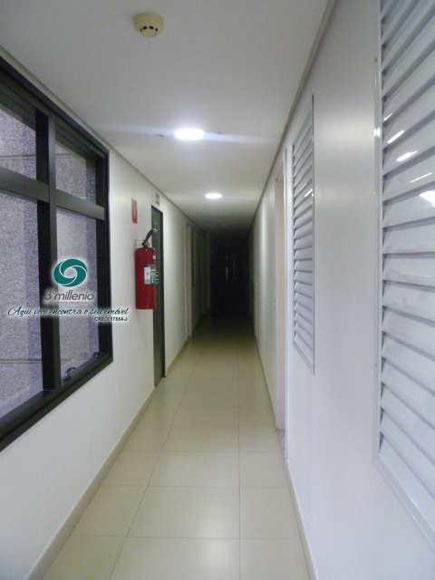 Sala Comercial em Cotia, no bairro Bosque do Vianna