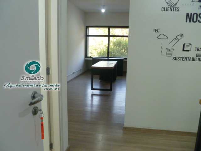 Sala Comercial em Cotia, no bairro Bosque do Vianna