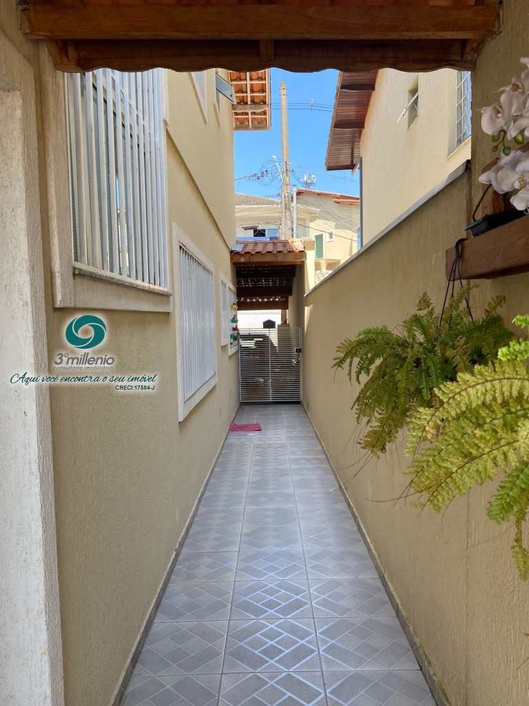 Casa em Cotia, no bairro Jardim Rio das Pedras