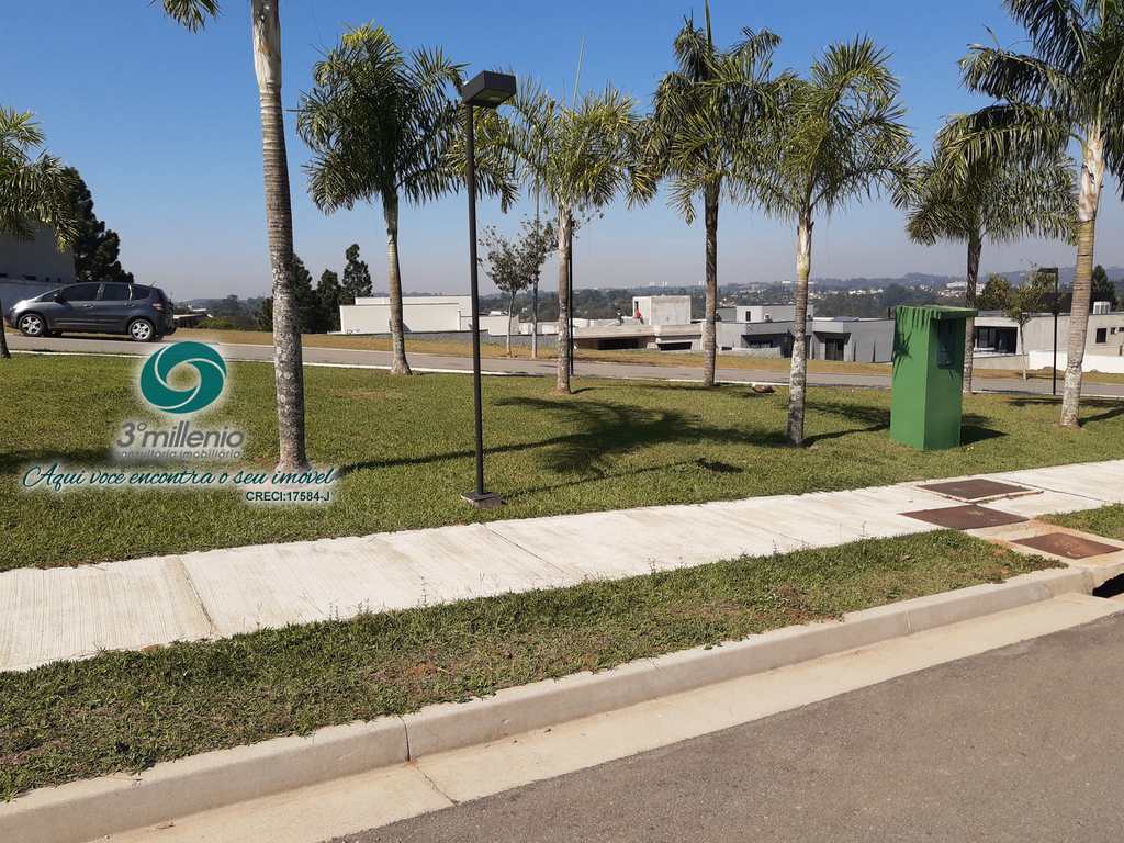 Terreno em Carapicuíba, no bairro Granja Viana