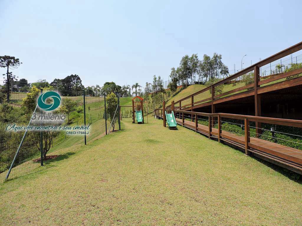 Terreno em Carapicuíba, no bairro Granja Viana