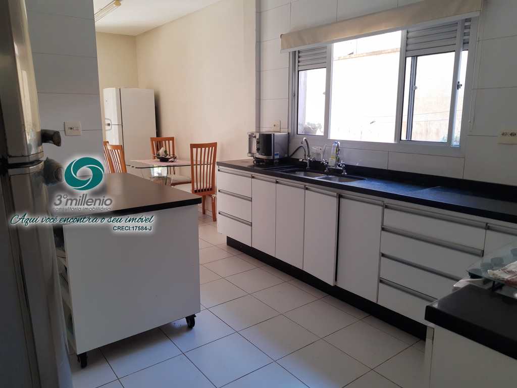Casa em Cotia, no bairro Bosque do Vianna