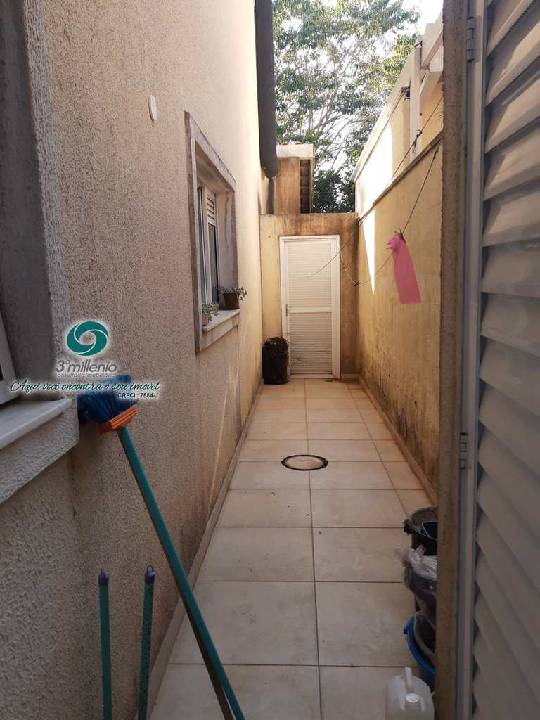 Casa em Cotia, no bairro Bosque do Vianna