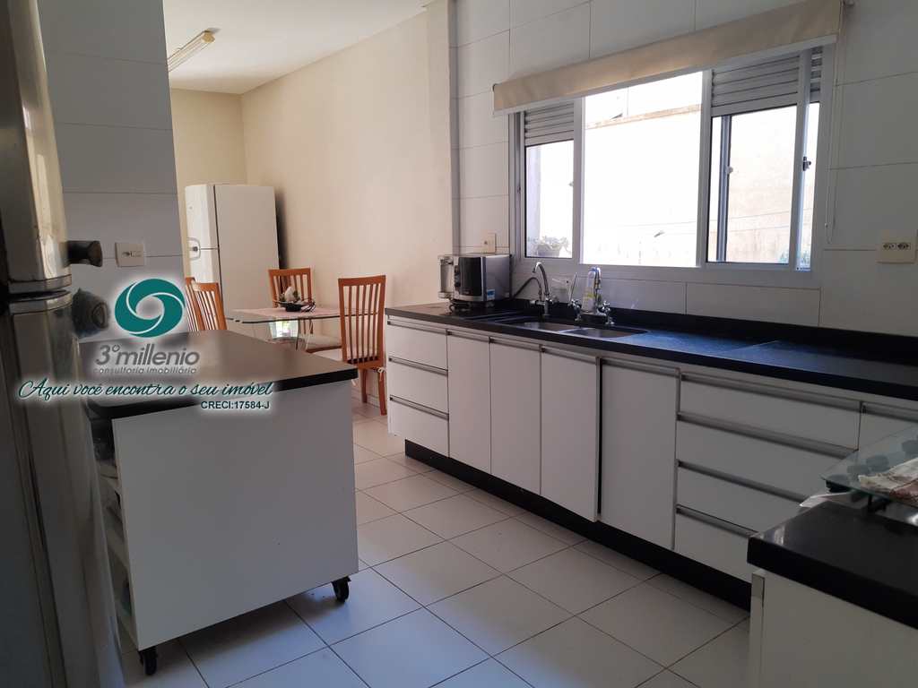 Casa em Cotia, no bairro Bosque do Vianna