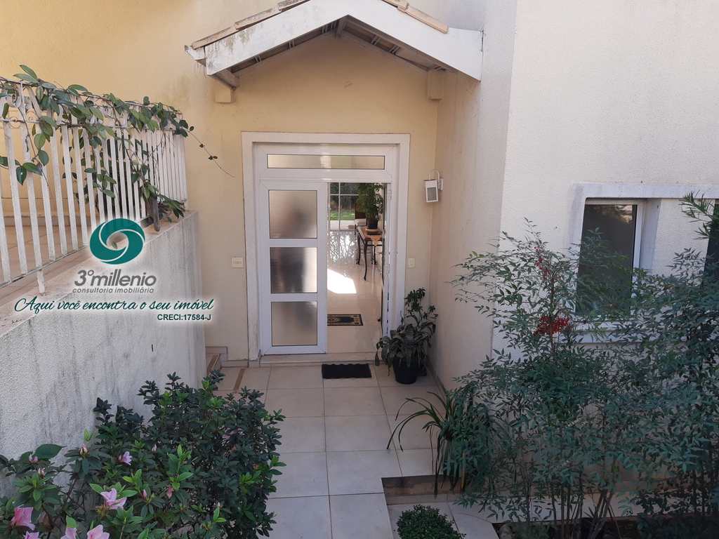 Casa em Cotia, no bairro Bosque do Vianna